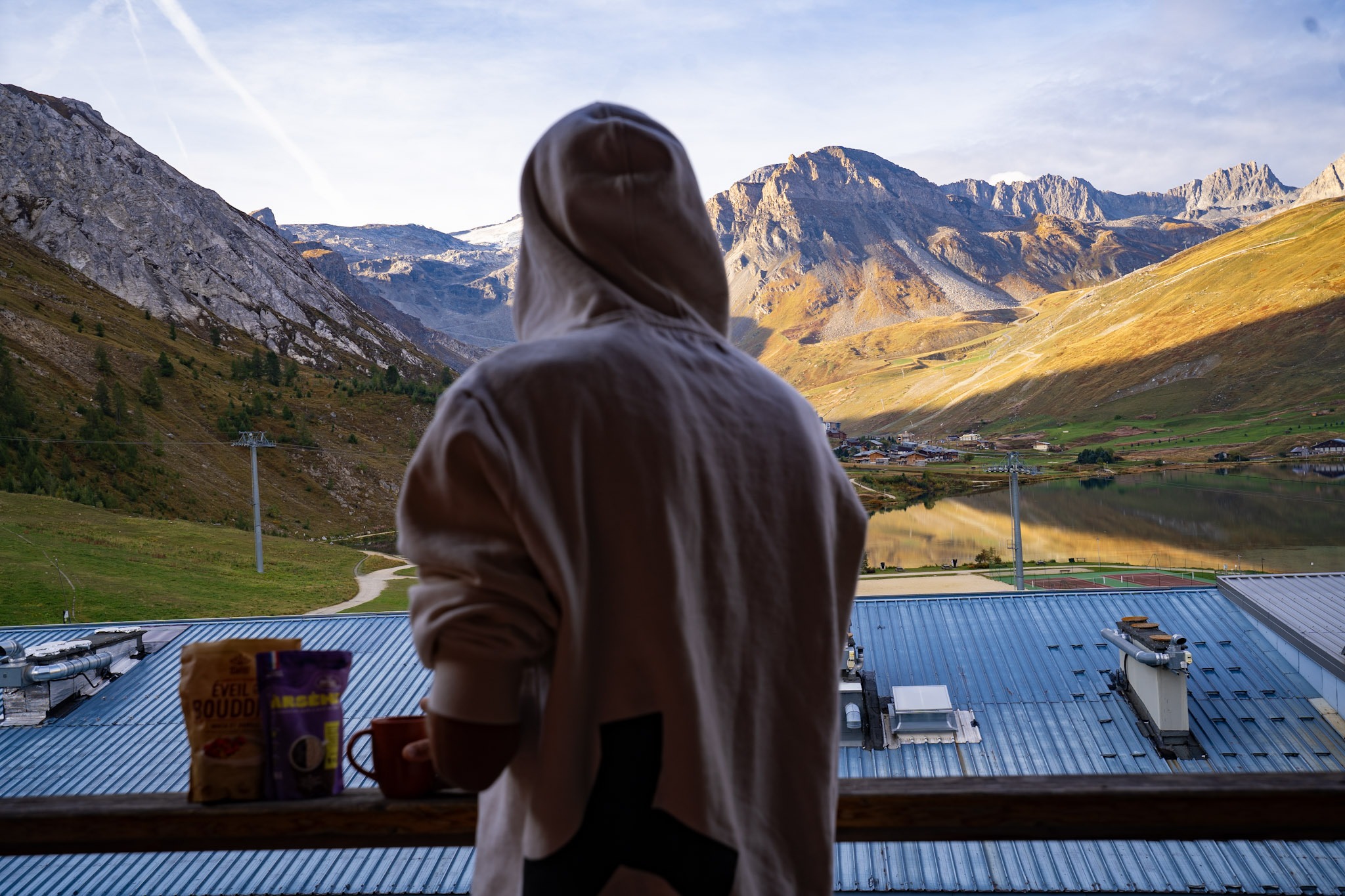 vue sur le lac de tignes depuis cap neige